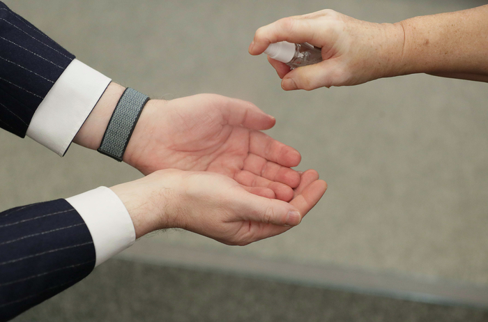 Экзема, рак кожи, отравления: чем опасны антисептики и почему специалисты бьют тревогу