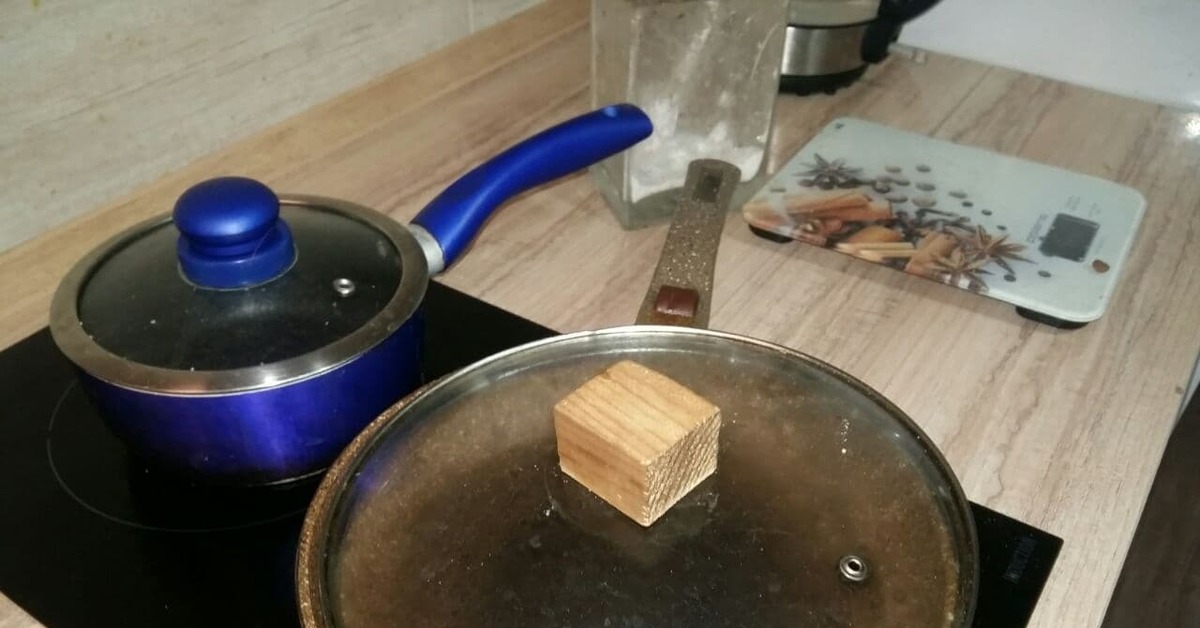 крышка кастрюля лайфхак кастрюля. шкаф для сковородок. держатель для крышек от кастрюль. держатель для крышек от кастрюль. хранение крышек от кастрюль.