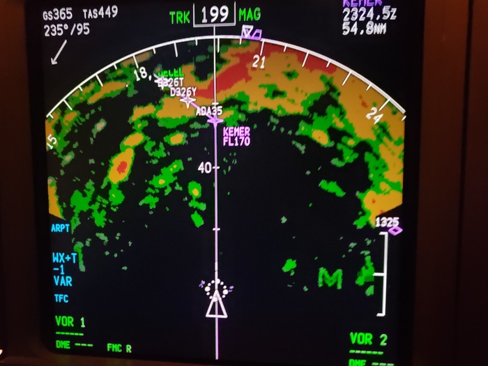 1616682904115314210 можно ли самолетам летать над москвой