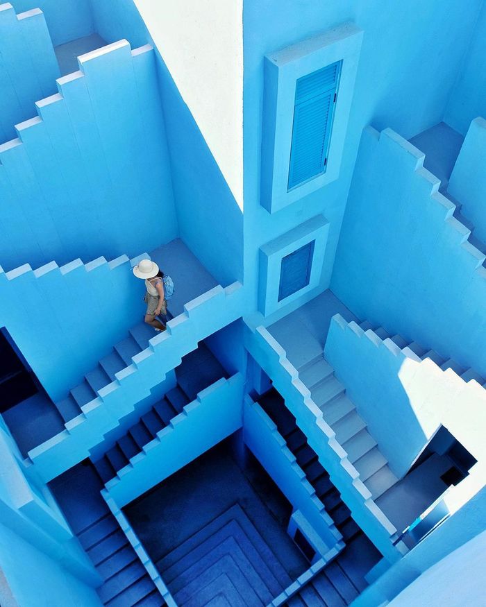 La Muralla Roja («Красная стена»), Испания Испания, Средиземное море, Архитектура, Модерн, Постмодернизм, Длиннопост