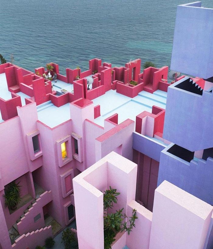 La Muralla Roja («Красная стена»), Испания Испания, Средиземное море, Архитектура, Модерн, Постмодернизм, Длиннопост