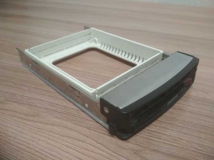 Ищу салазки для серверного корпуса