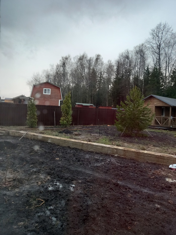 Сколько ж любителей халявы и профнастила)) | Пикабу