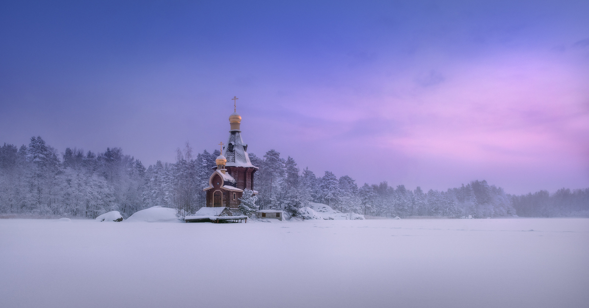 Деревянная Церковь в снегу