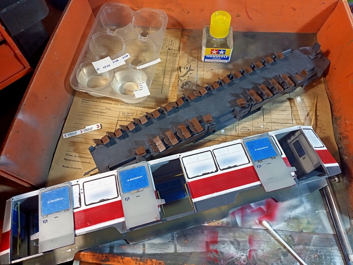 КТМ-5М3 (1/43 AVD Models). Заметки по сборке Стендовый моделизм, Моделизм, Масштабная модель, Хобби, Миниатюра, Покраска миниатюр, Своими руками, Рукоделие с процессом, Рукоделие, Сборная модель, Сборка, Аэрография, Обзор, Техника, Общественный транспорт, Транспорт, Трамвай, СССР, Электротранспорт, Подарки, Длиннопост