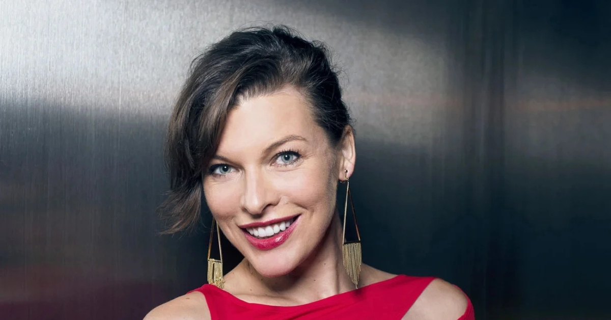 Милле Йовович исполнилось 47 лет | Пикабу