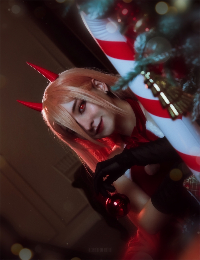 Украсим елку вместе?)