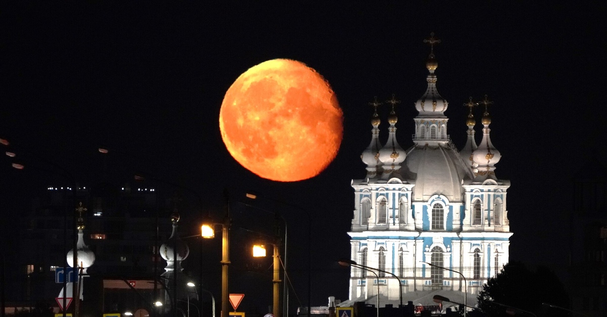 Луна в питере сегодня фото