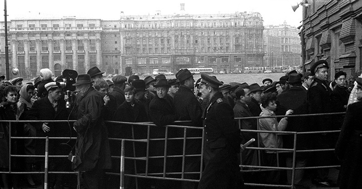 1954 событие в ссср. 1967 Год революция. Событие 1967 года в России. Архивная революция. Bыᴨyскники на кpасной площaди 1967.