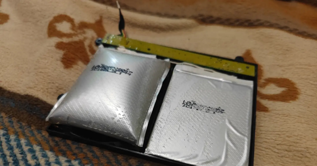 Акум немного вздулся у планшета | Пикабу