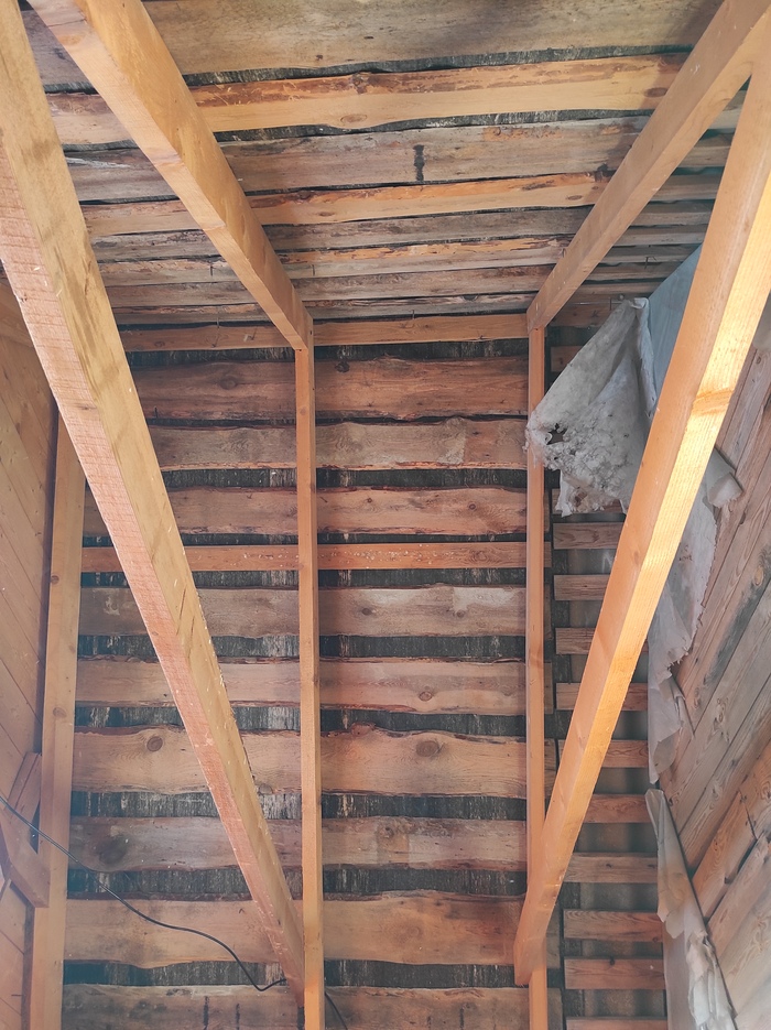 Турник на чердаке