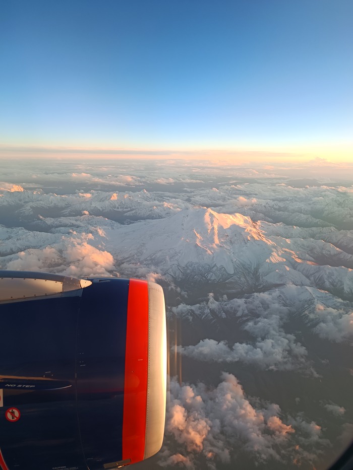 Ответ на пост «Пролетая над Эльбрусом»