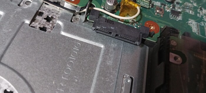 Помогите определить что за разьем