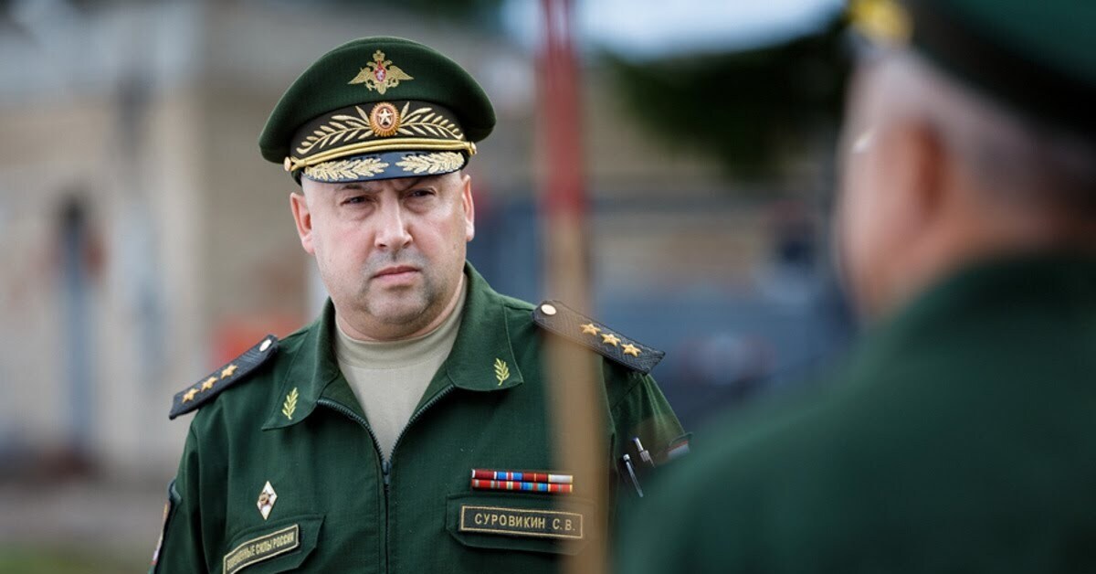 Суровикин генерал последние новости сегодня где сейчас. Шойгу Герасимов Суровикин. Генерал армии Сергей Суровикин. Командующий сво Суровикин. Сергей Владимирович Суровикин 2023.