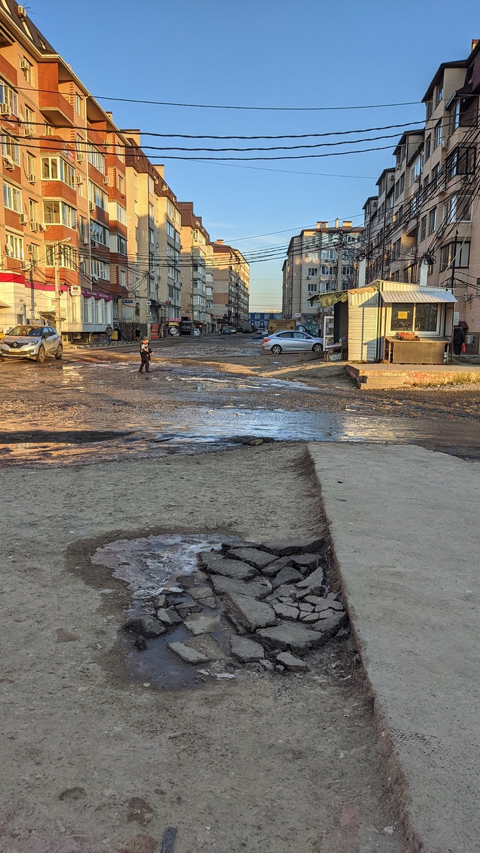 В новый год порадовали асфальт уложили | Пикабу