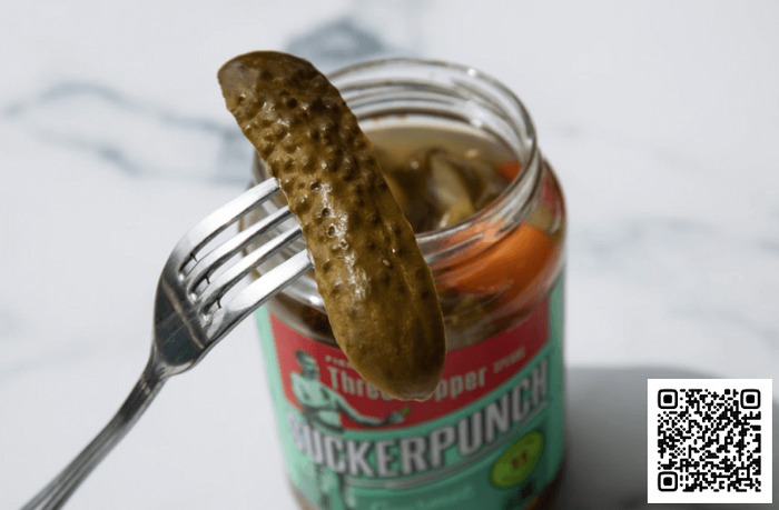 Почему водку закусывают соленым огурцом и хорошо ли это