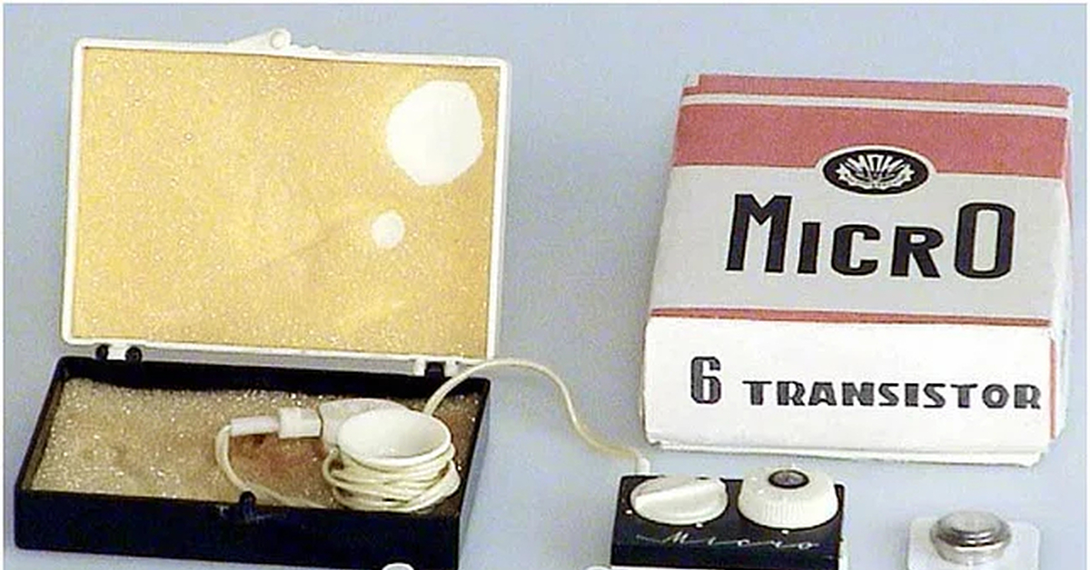 Первый микро. Радиоприемник микро 1965. Советский радиоприёмник «микро», 1965. Советский радиоприемник микро 1965 года. Приемник микро СССР.