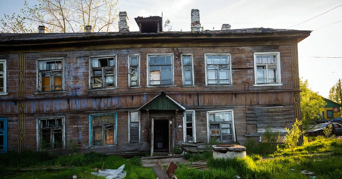 Какие дома попали. Архангельск Варламов бараки. Барак жилище. Архангельск разруха Варламов. Архангельск разруха.