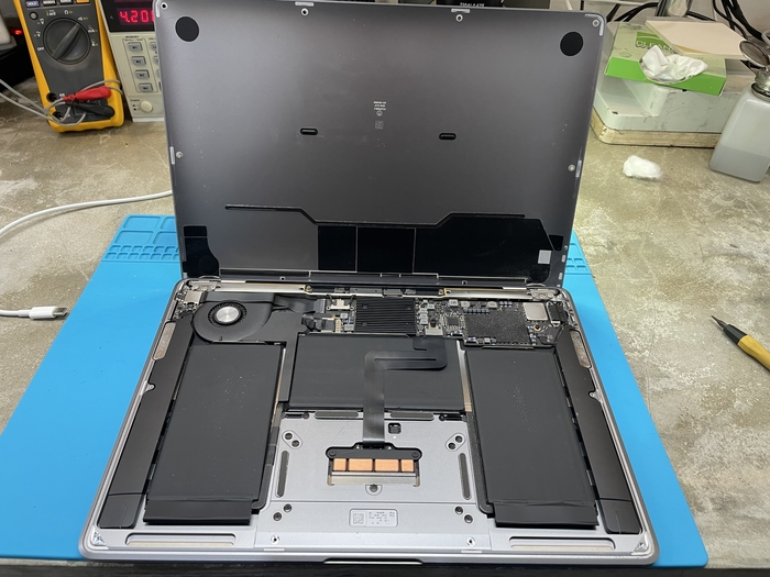 MacBook A1932 ремонт клавиатуры Ремонт техники, Ремонт ноутбуков, Apple, Macbook, Длиннопост