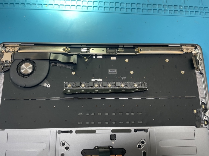 MacBook A1932 ремонт клавиатуры Ремонт техники, Ремонт ноутбуков, Apple, Macbook, Длиннопост