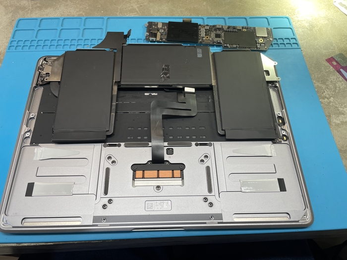 MacBook A1932 ремонт клавиатуры Ремонт техники, Ремонт ноутбуков, Apple, Macbook, Длиннопост