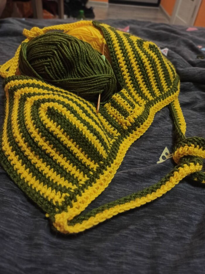 Подсолнушный топ