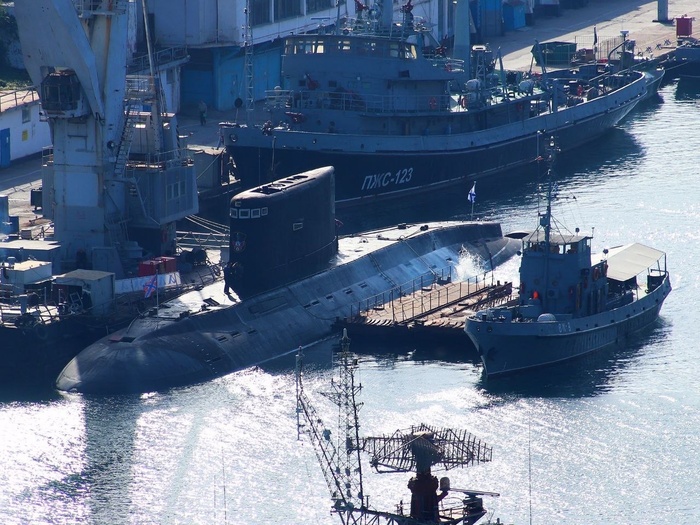 Подводная лодка &quot;Алроса&quot; Черноморского флота в Килен-бухте Севастополя.16 сентября 2022 г