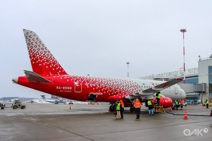 Суперджет-100 «Дзержинск» авиакомпании «Россия» в Нижнем Новгороде Sukhoi Superjet 100, Самолет, Авиация, Длиннопост