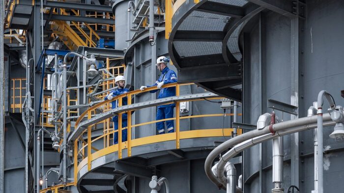 Сколько топлива и других полезных продуктов можно получить из тонны нефти Нефть, Нефтеперерабатывающий завод, Москва, Энергетика (производство энергии), Длиннопост