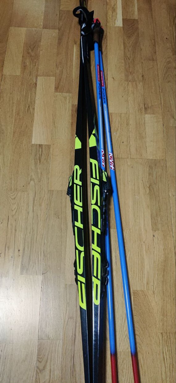 С лыжами на рыбалку