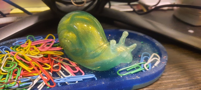 Зелёная офисная улиточка