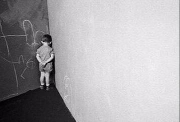 Вспоминаю те скучные минуты проведённые в углу