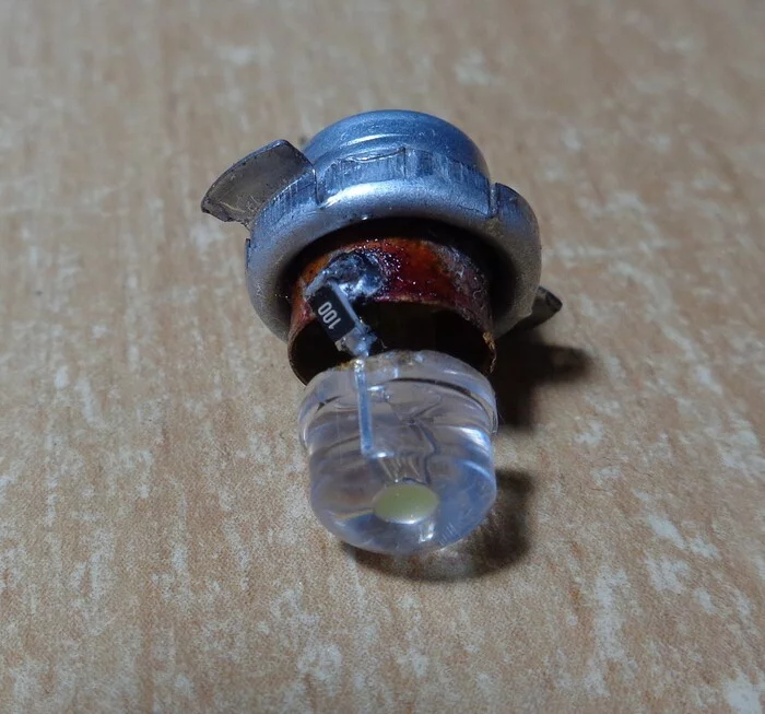 Восстановление немецкого фонарика с цветными светофильтрами Электрика, Рукоделие с процессом, Ремонт техники, Фонарик, ГДР, Рукожоп, Самоделки, Длиннопост, Светодиоды