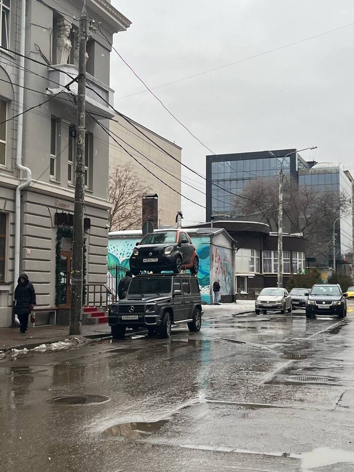 Вы сами заберёте посылку или закажете доставку? Сам!