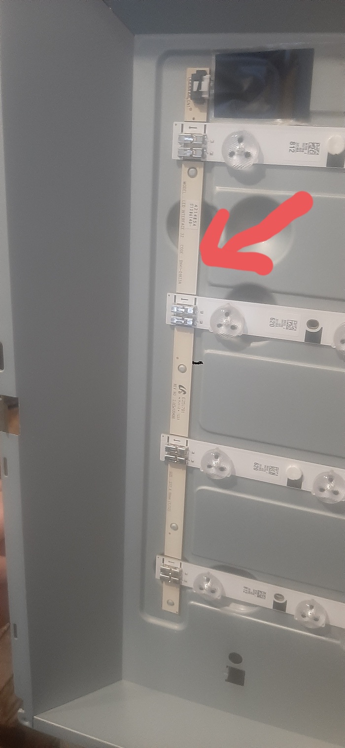 Как называется деталь? Или где можно найти? Самсунг ue32eh5057k