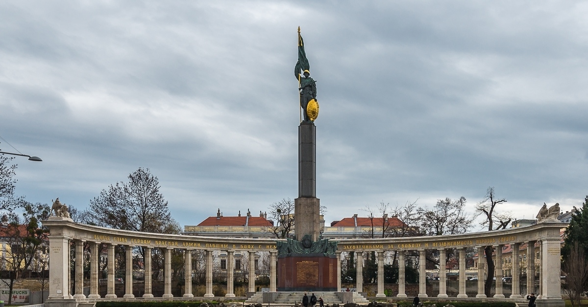 Памятник солдату в вене