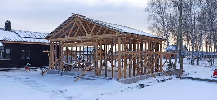 Как перекрыть дом шириной 7 метров без внутренних стен?