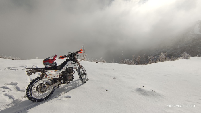 Зимние покатушки в горах Эндуро, Мотоциклисты, Мото, Горы, Туман, Фотография, Снег