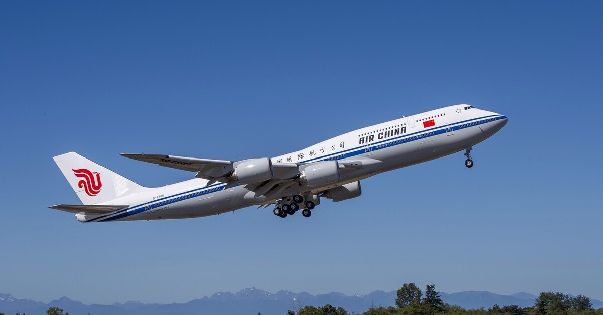 Air china. Боинг 747 АИР. Эйр Чайна Боинг 747-8. Boeing 747 Air China. Самолёт Боинг 747-8i.