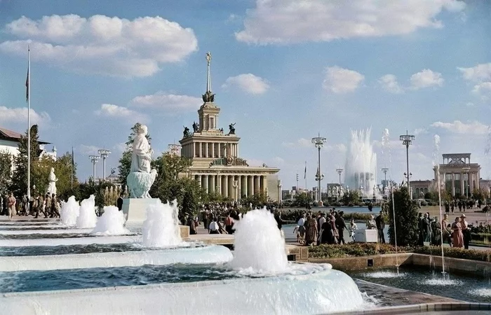 Послевоенная Москва глазами классика советской фотографии. Прогулка по Москве 50-х годов Старое фото, СССР, История города, 50-е, Москва, Семён Фридлянд, Колоризация, Фотография, Длиннопост