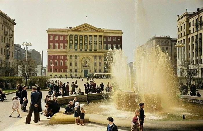 Послевоенная Москва глазами классика советской фотографии. Прогулка по Москве 50-х годов Старое фото, СССР, История города, 50-е, Москва, Семён Фридлянд, Колоризация, Фотография, Длиннопост