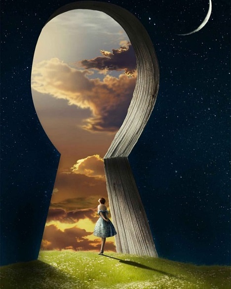 13 марта - День заглядывания в замочные скважины