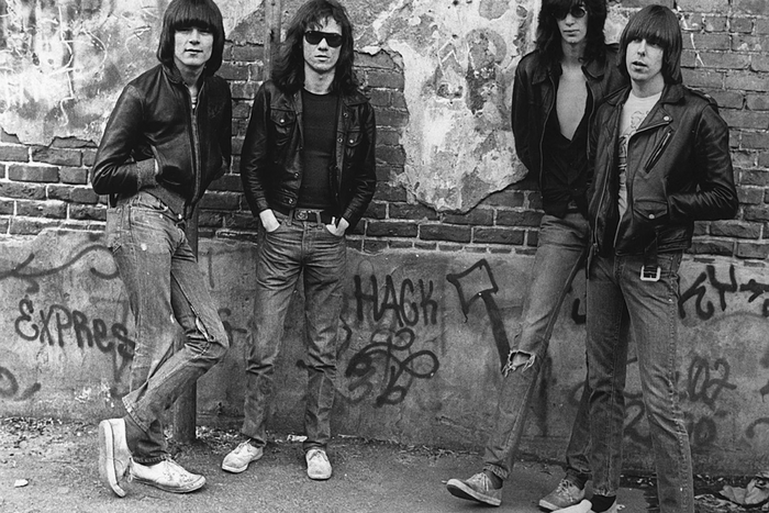  Ramones  :      - , -