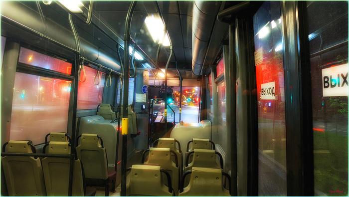 Полночь...последний автобус