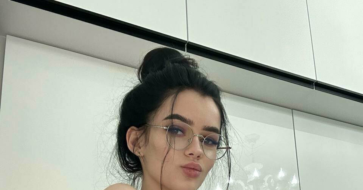 Очки, тельняшка и желтые трусики | Пикабу