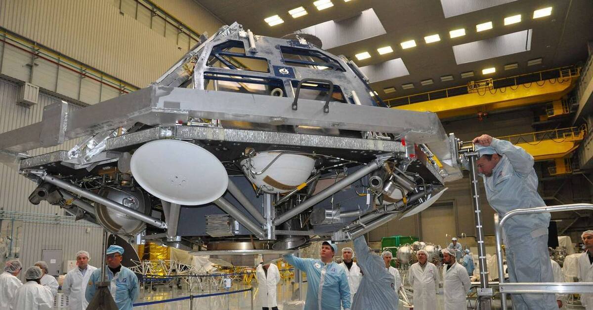 Роскосмос логотип. Космический корабль прогресс. Ткс космический корабль. Теледроид роскосмос. Освоение космоса и мирового океана.