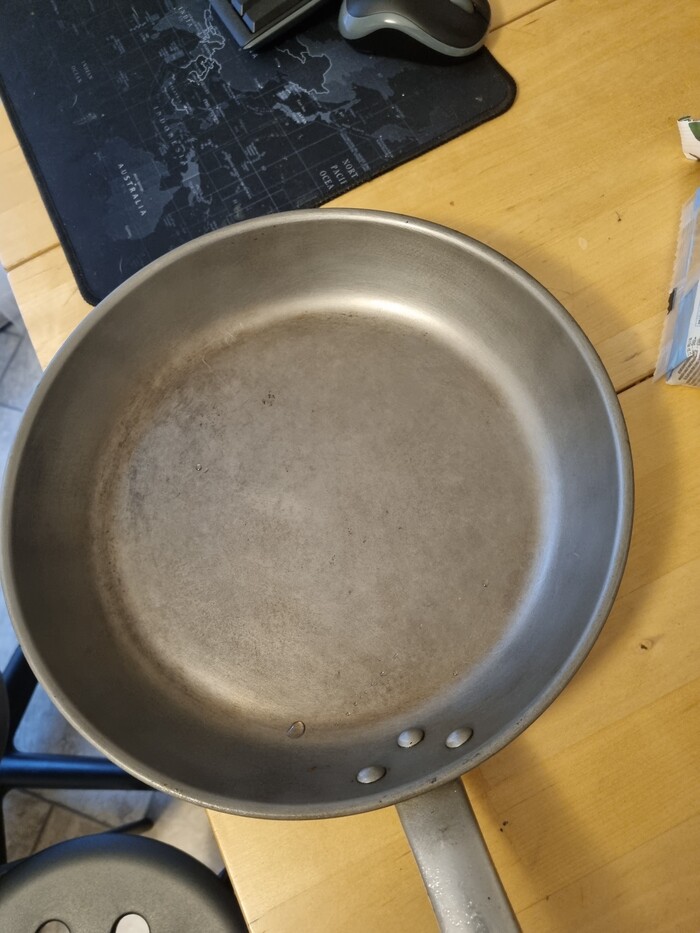 Ответ на пост «Чистка сковородки по совету из интернета»