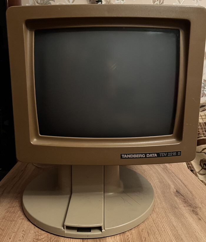    Tandberg 2215 S, 1983   IT, , Timeweb, , , , Linux, Windows, , , 