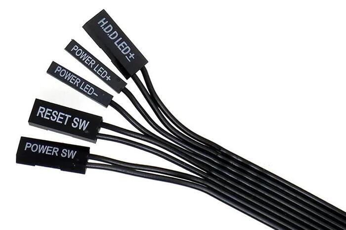 На дворе 2023 год, а человечество до сих пор не может унифицировать эти разъемы