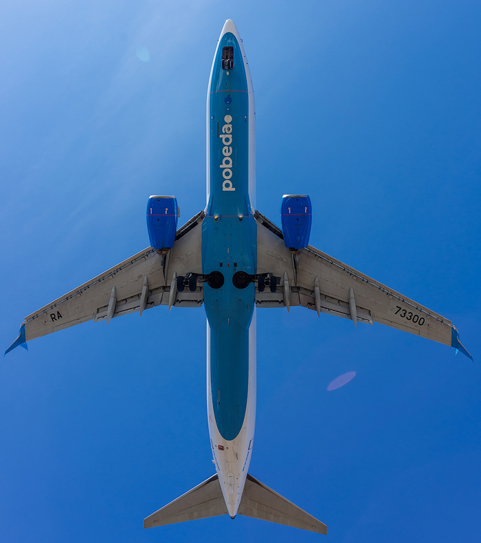 «Животный» ракурс Boeing 737, Авиакомпания Победа, Споттинг, Самолет